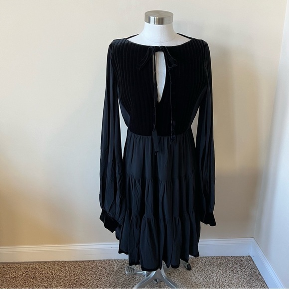 Chiara Boni Tie-Neck Puff-Sleeve Full Skirt Peasant Dress 17330 - Picture 5 of 9